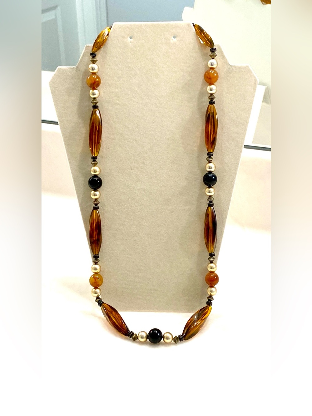 Vintage Faux Tortoiseshell Amber Lucite Pearl & Black Beaded Statement Necklace